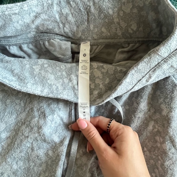 Lululemon grey joggers - Picture 3 of 5